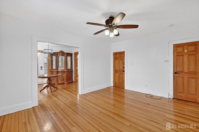 Building Photo - 47 Marion St