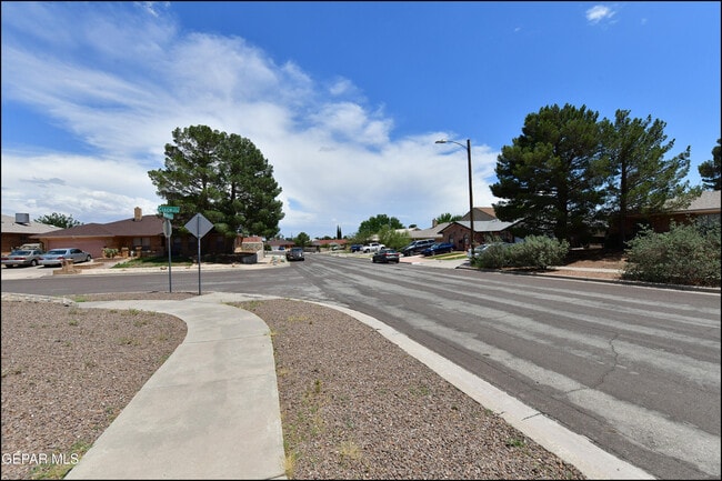 Building Photo - 4526 Monahans Dr