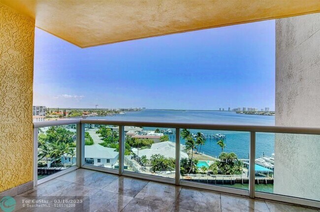 Building Photo - 2650 Lake Shore Dr