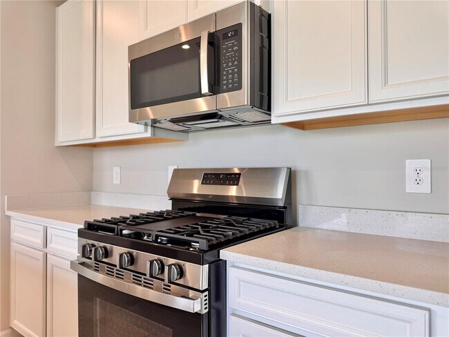 Building Photo - 3753 Isle Royal Place