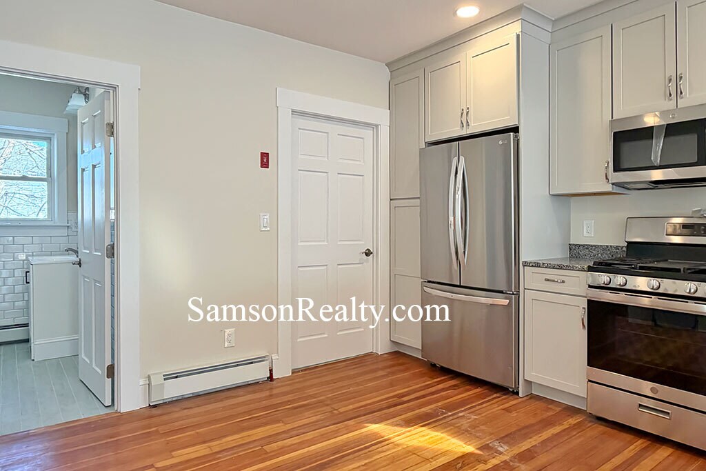 Building Photo - 178 Hillside Ave