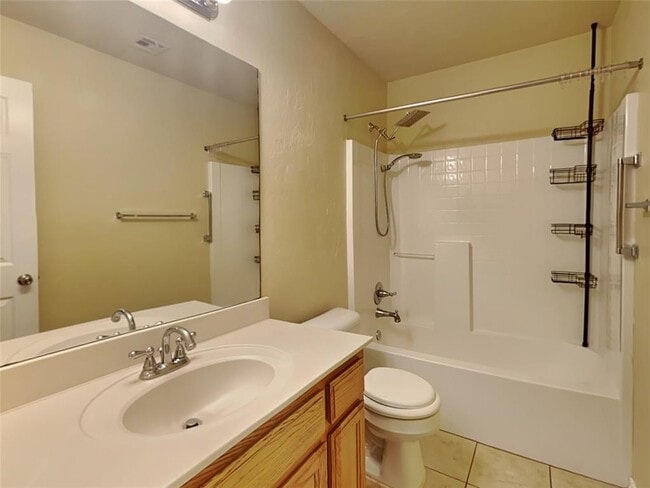 Building Photo - 4504 Applegate Dr