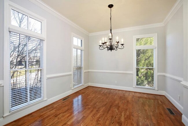 Building Photo - 2010 Heathermere Way