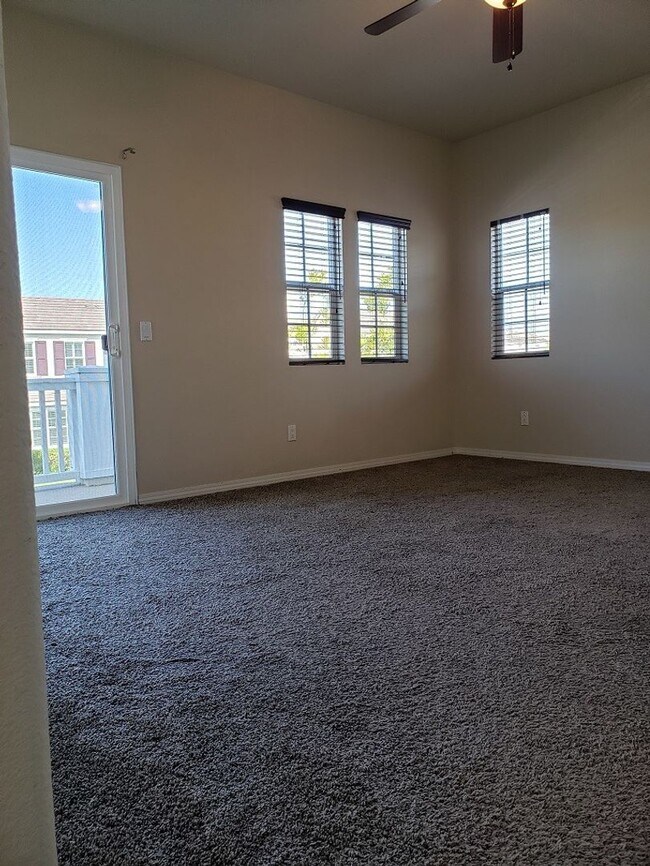 Building Photo - 3+2.5 Single Family Home at Riverpark