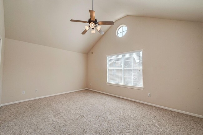 Building Photo - 3302 Clearview Cir