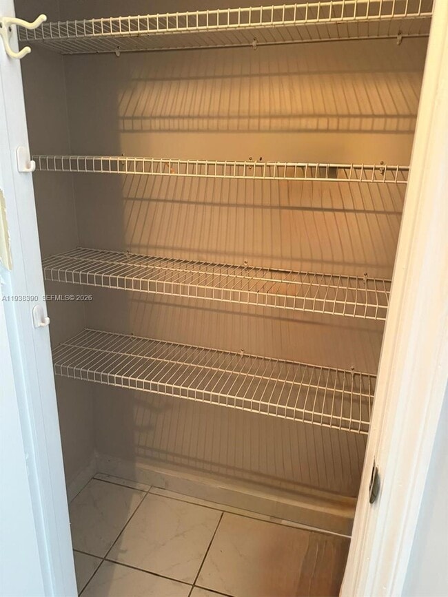 Building Photo - 2912 SW 38th Ct