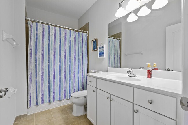 Building Photo - 8413 Lakeview Trail