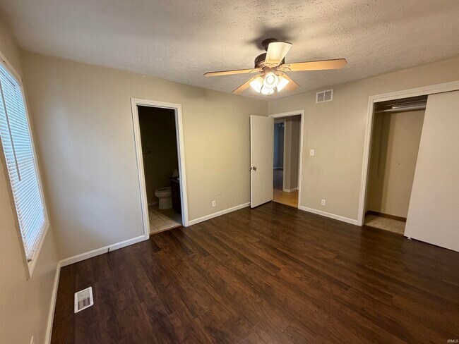 Building Photo - 800 Greenfield Rd