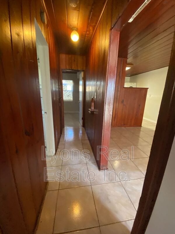 Building Photo - 1935 Ricardo Ave