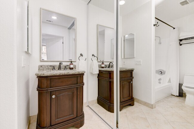 Building Photo - 3601 Bernwood Pl