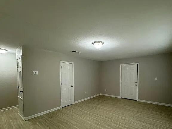 Building Photo - 4921 Woodmont Dr