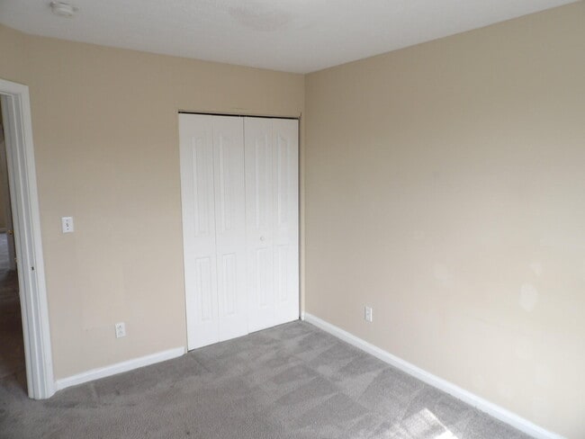 Building Photo - 344 Bypass Plaza Dr