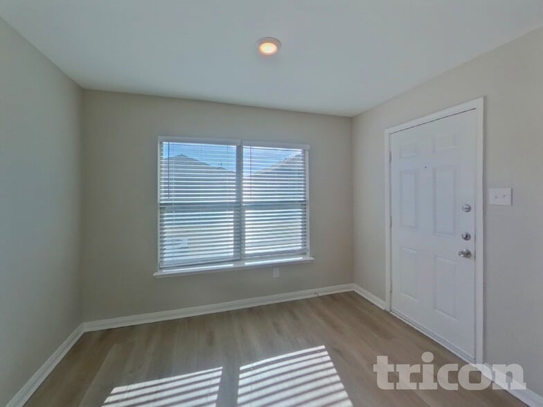 Building Photo - 118 Bush Dr