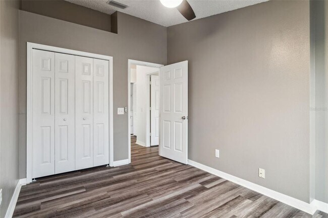 Building Photo - 655 Vallance Way NE