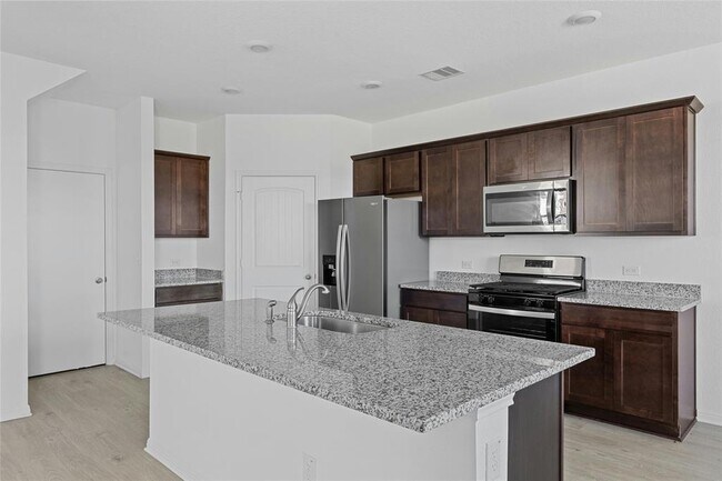 Building Photo - 321 Brody Ln