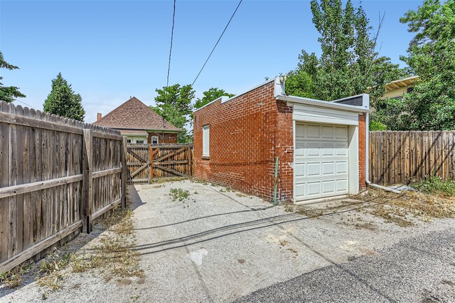 Building Photo - 1072 S Pennsylvania St