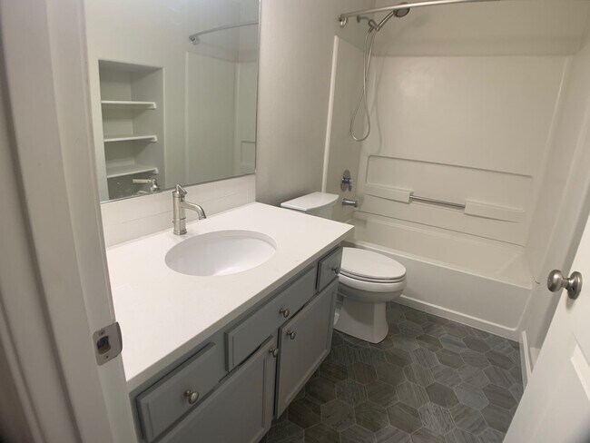 Building Photo - Remodeled Beautiful Progress Ridge Town home! 2 Bedrooms 2 Baths, 1628 Sq. Ft.