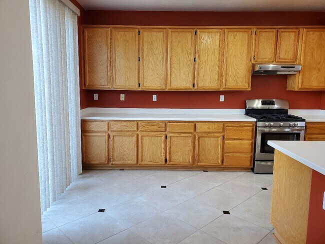 Building Photo - Charming Home For Rent in Folsom