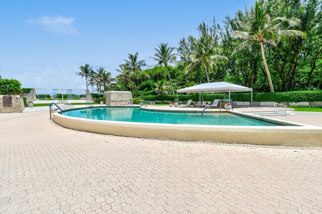 Building Photo - 2774 S Ocean Blvd