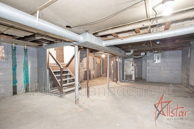 Building Photo - 2045 W 89th St