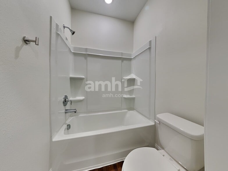 Building Photo - 67 Elcano Ln