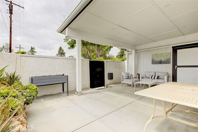 Building Photo - 16615 Los Alimos St