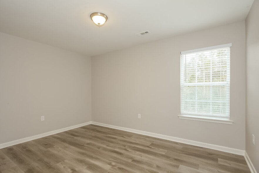 Building Photo - 4234 Grant Martin Dr