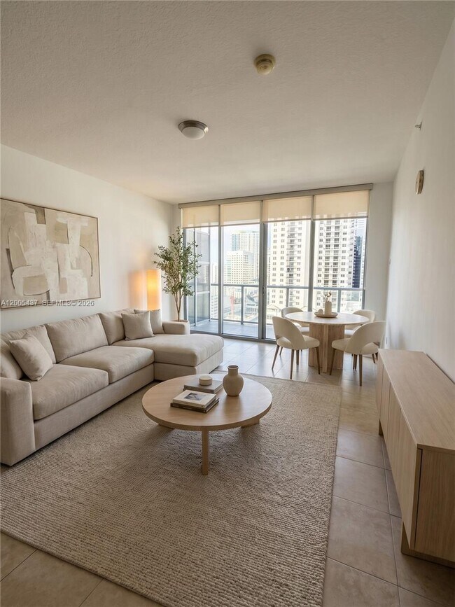 Building Photo - 1111 SW 1st Ave