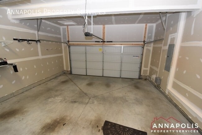 Building Photo - 7946 Monrovia Dr