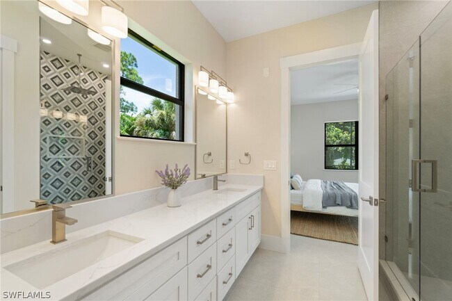 Building Photo - 2769 Van Buren Ave