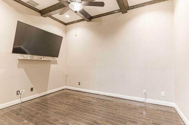 Building Photo - 20315 Knights Branch Dr