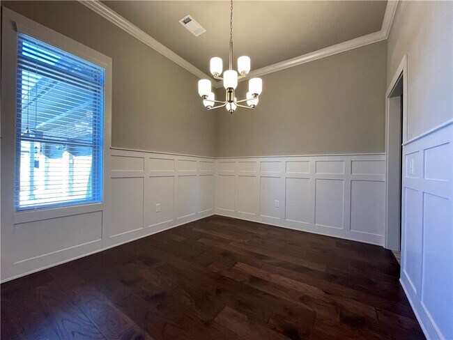 Building Photo - 3003 SW Satinwood Ave