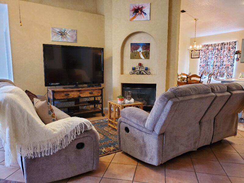 Building Photo - 332 Vista Del Angel SW