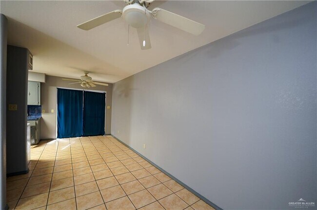 Building Photo - 204 E Gomez Dr