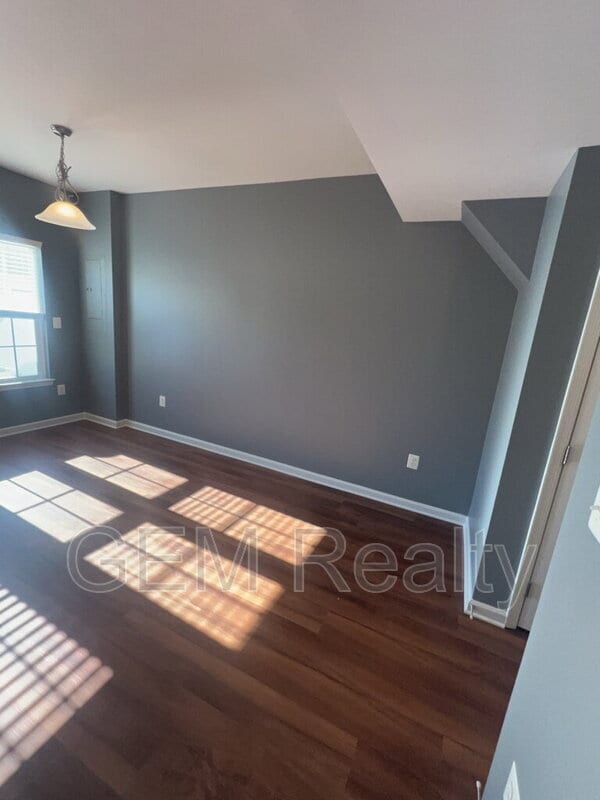 Building Photo - 7120 Azalea Dr