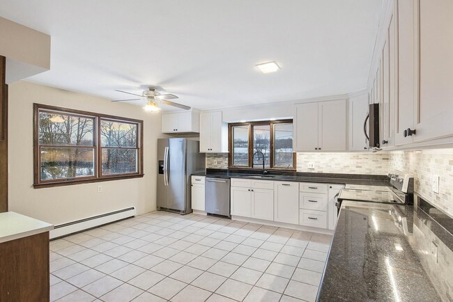 Building Photo - 4489 Pompey Center Rd