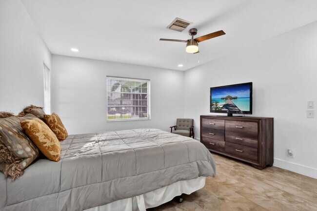 Building Photo - 5093 Privet Pl