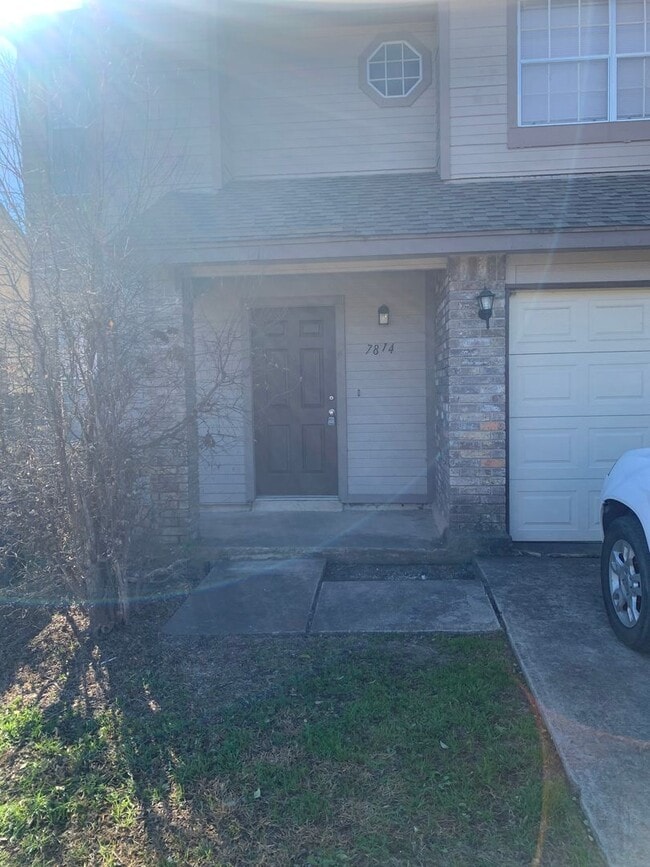 Building Photo - 7814-7816 Las Olas Blvd