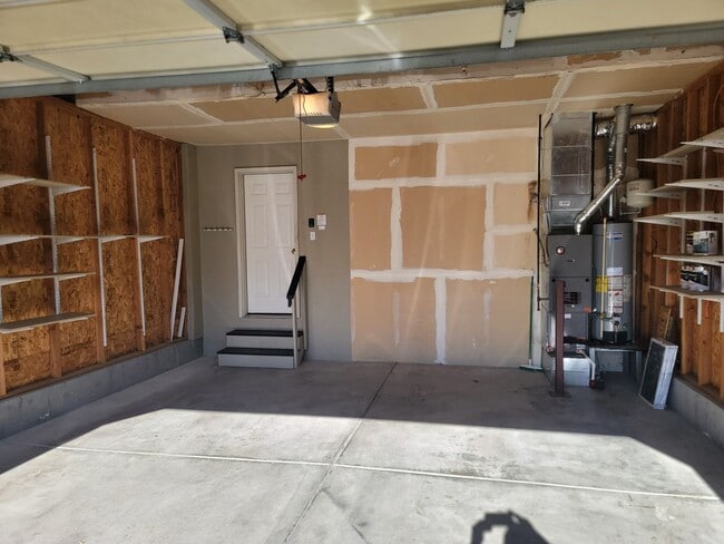 Building Photo - *MOVE IN SPECIAL * 1ST FULL MONTH FREE* 3 Bedroom Home North End Of Northwood - Great Location