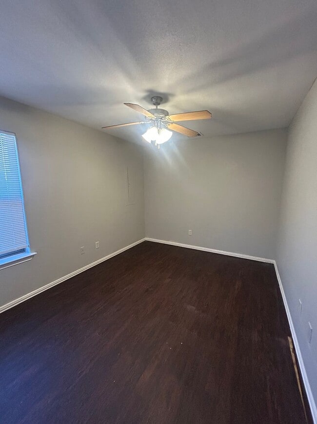 Building Photo - 108-110 Prosperity