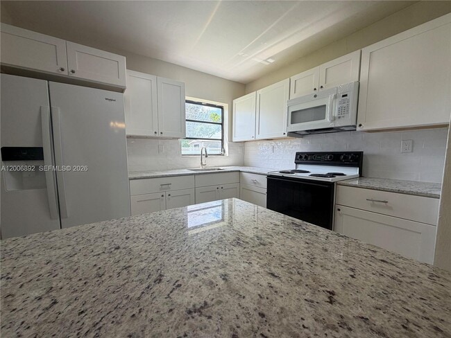 Building Photo - 10375 SW 152nd Terrace