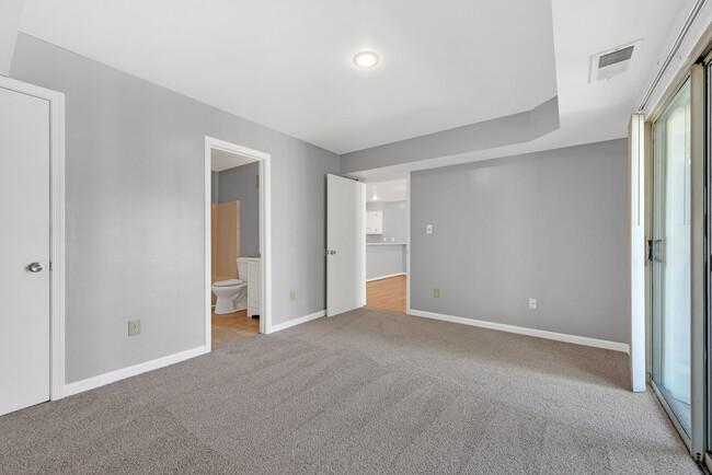 Building Photo - 102 Lantana Ln