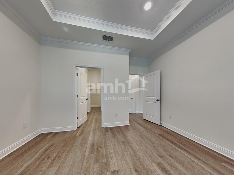 Building Photo - 27055 St Andrews Ave