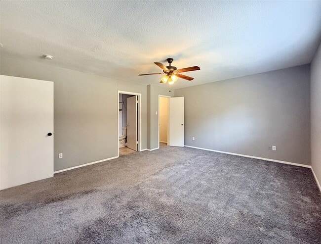 Building Photo - 405 Peninsula Dr