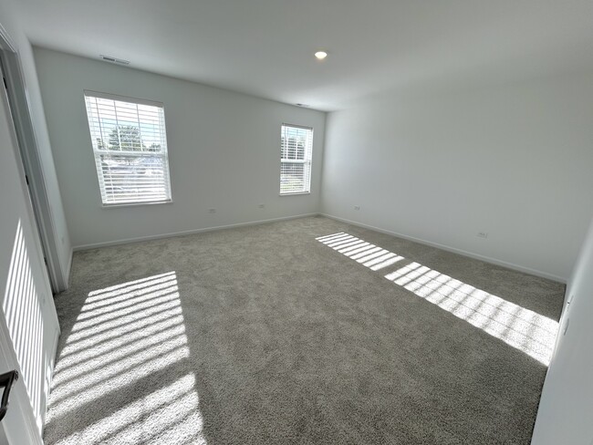 Building Photo - 612 Cassia Ct
