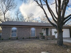 Building Photo - 6708 Robindale Rd