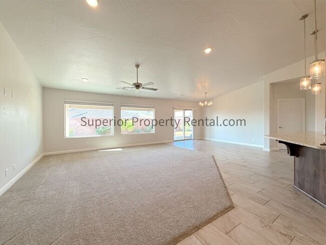 Building Photo - 4 bed, 2 bath home w/2car garage