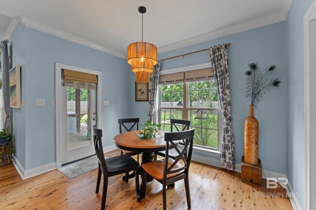 Building Photo - 25911 Tealwood Dr