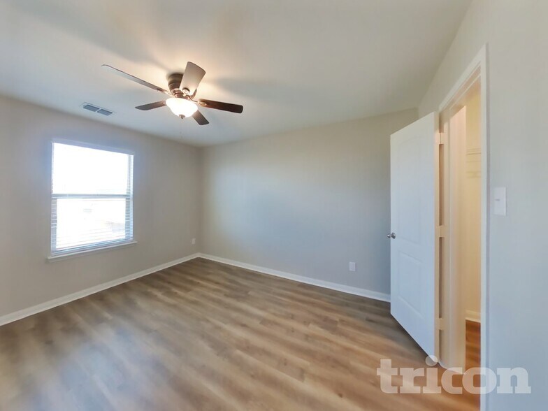 Building Photo - 3109 Chillingham Dr