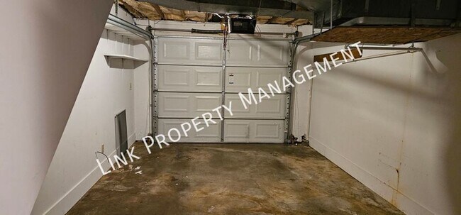 Building Photo - 7183 Holland Ln